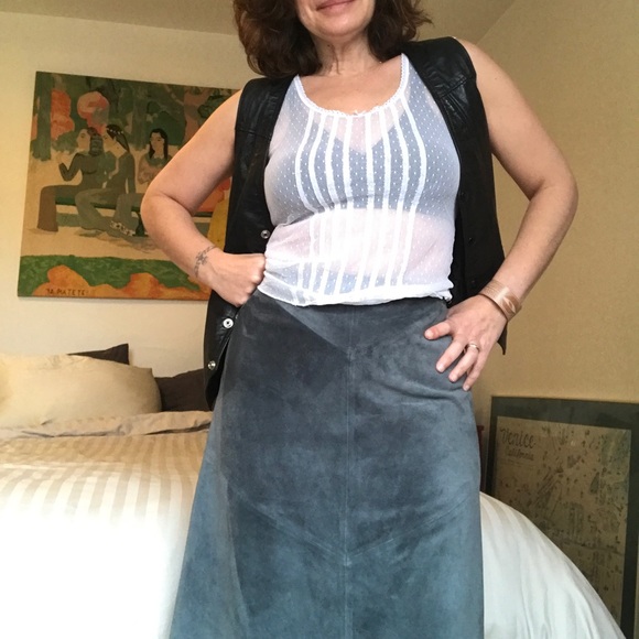 Banana Republic Suede Skirt - Picture 3 of 11